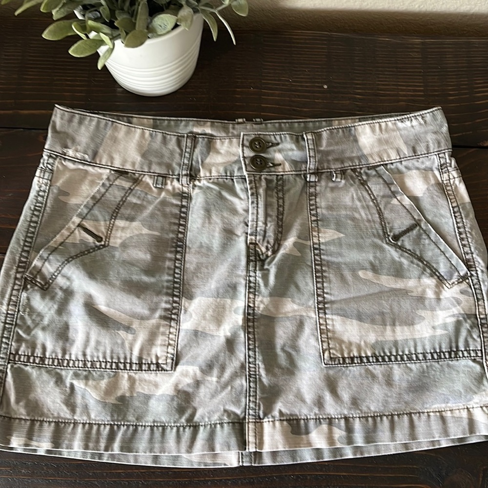 Womens Camo Lucky Brand Mini Skirt Size 6- 28